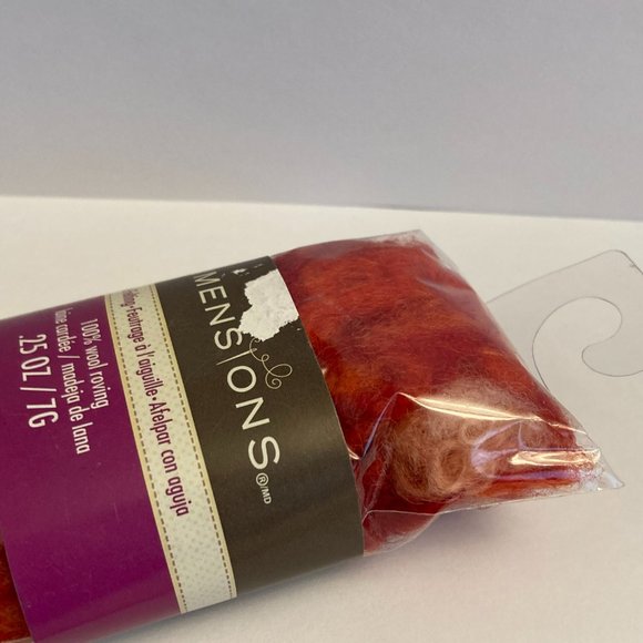 24 Dimensions FeltWorks 100% Wool Red Curly Roving 0.25oz Needle Felting Crafts - Picture 14 of 16